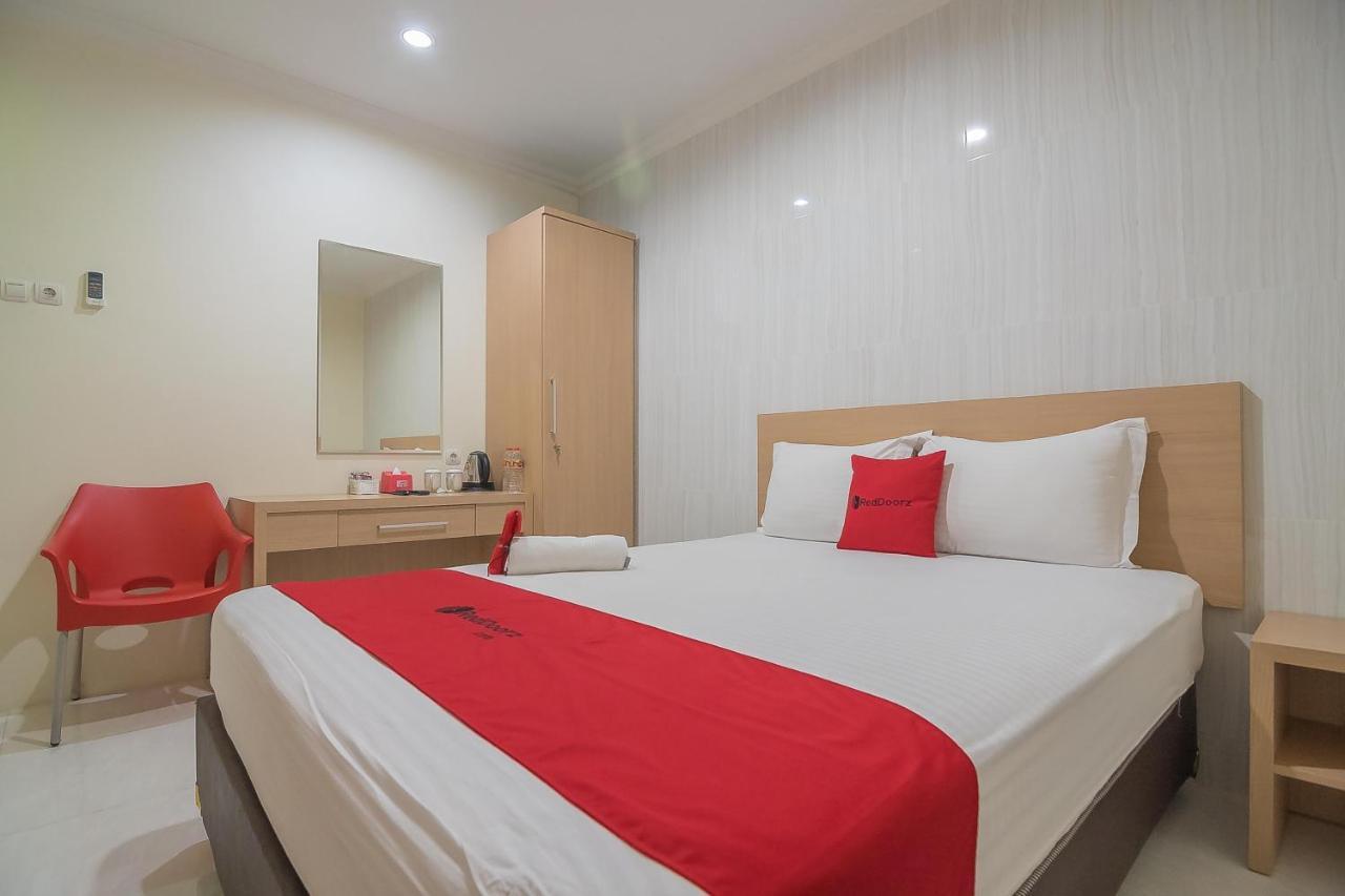 Reddoorz Near Mt Haryono Semarang Hotell Eksteriør bilde