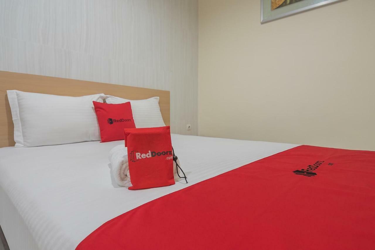 Reddoorz Near Mt Haryono Semarang Hotell Eksteriør bilde