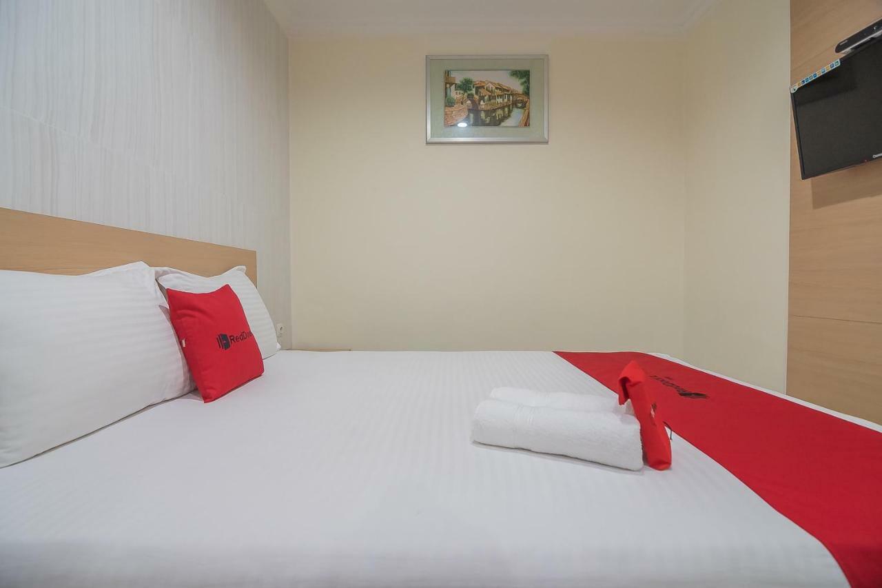 Reddoorz Near Mt Haryono Semarang Hotell Eksteriør bilde