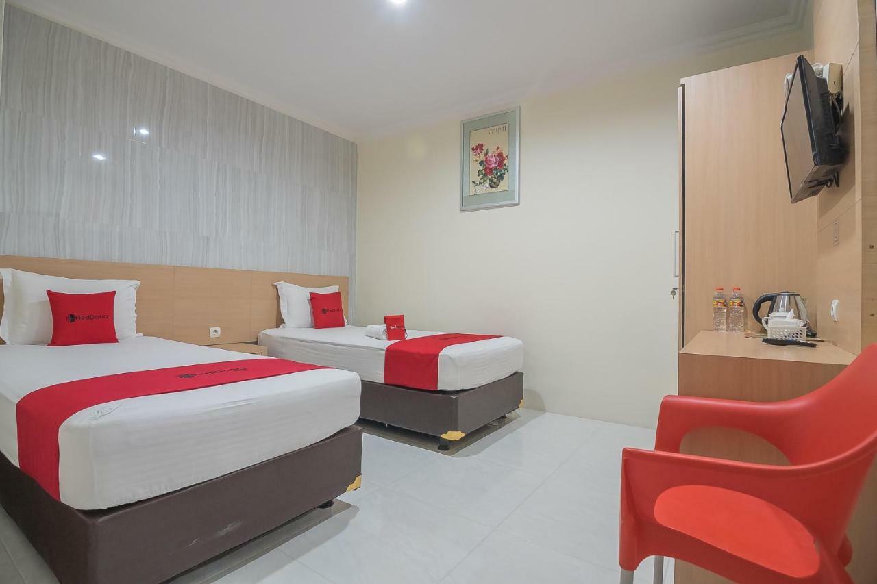 Reddoorz Near Mt Haryono Semarang Hotell Eksteriør bilde