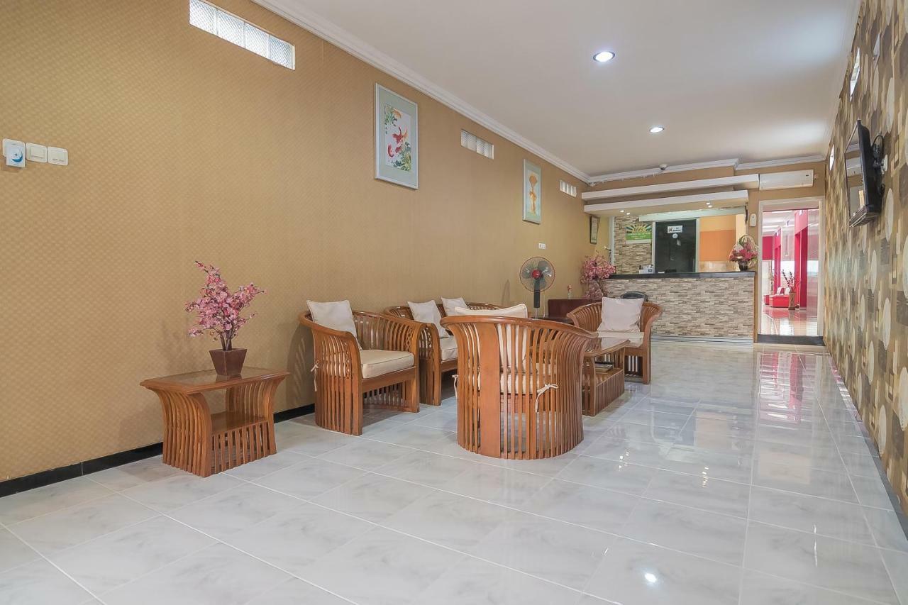 Reddoorz Near Mt Haryono Semarang Hotell Eksteriør bilde
